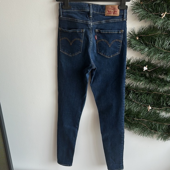 Levi’s dark blue high rise supper skinny - 720 - size 25 - perfect condition! - Picture 9 of 9